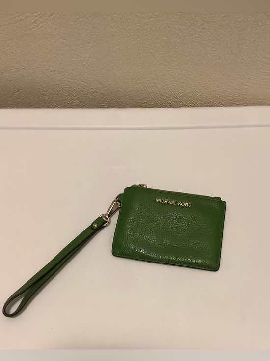Michael Kors Handbags - Michael Kors Green Leather Coin Card Holder Purse Wrist Strap Key Ring On the Go